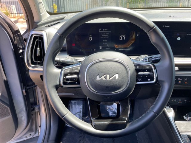 Vehicle image 27 of 45
