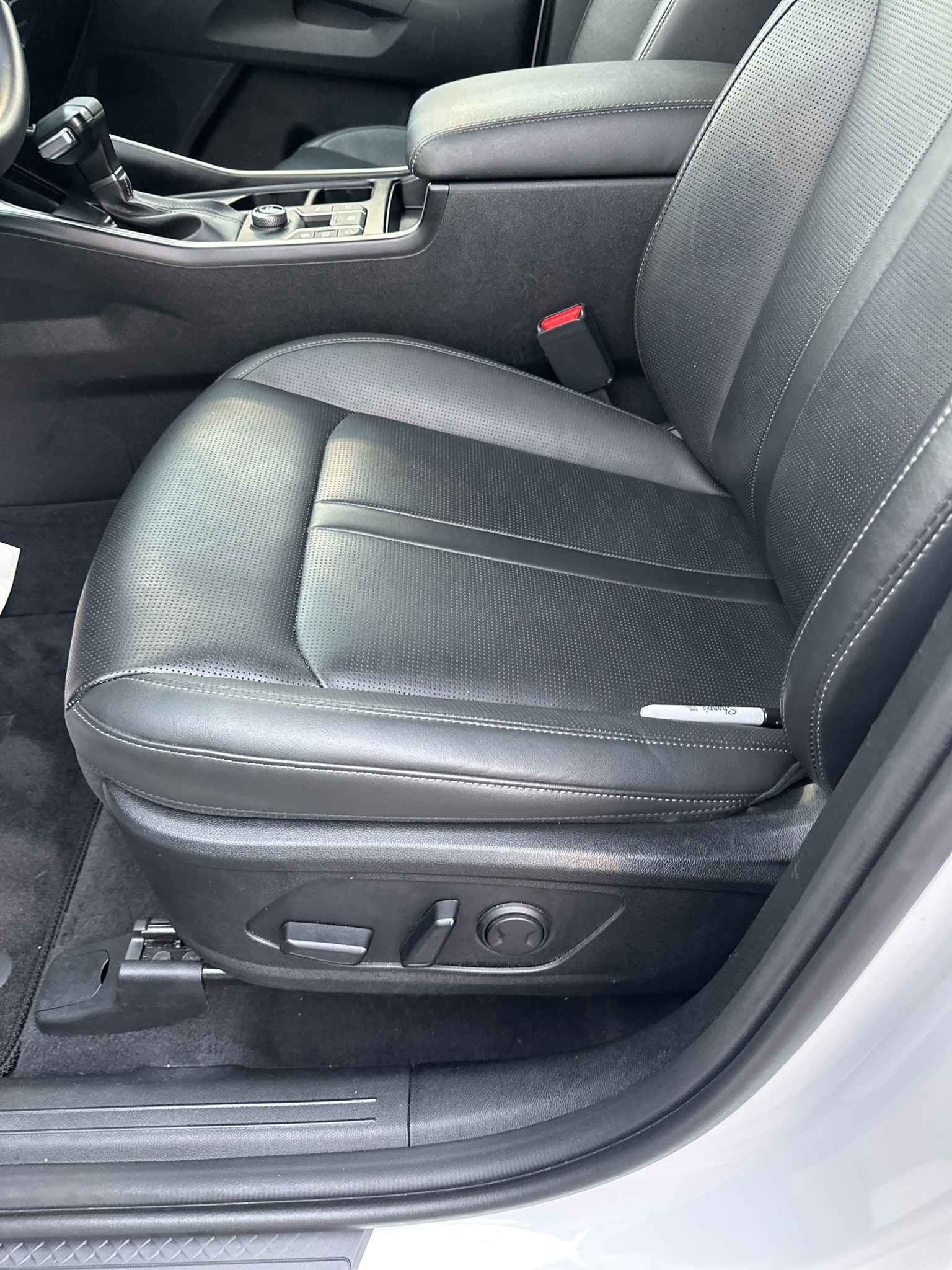 Vehicle image 21 of 46