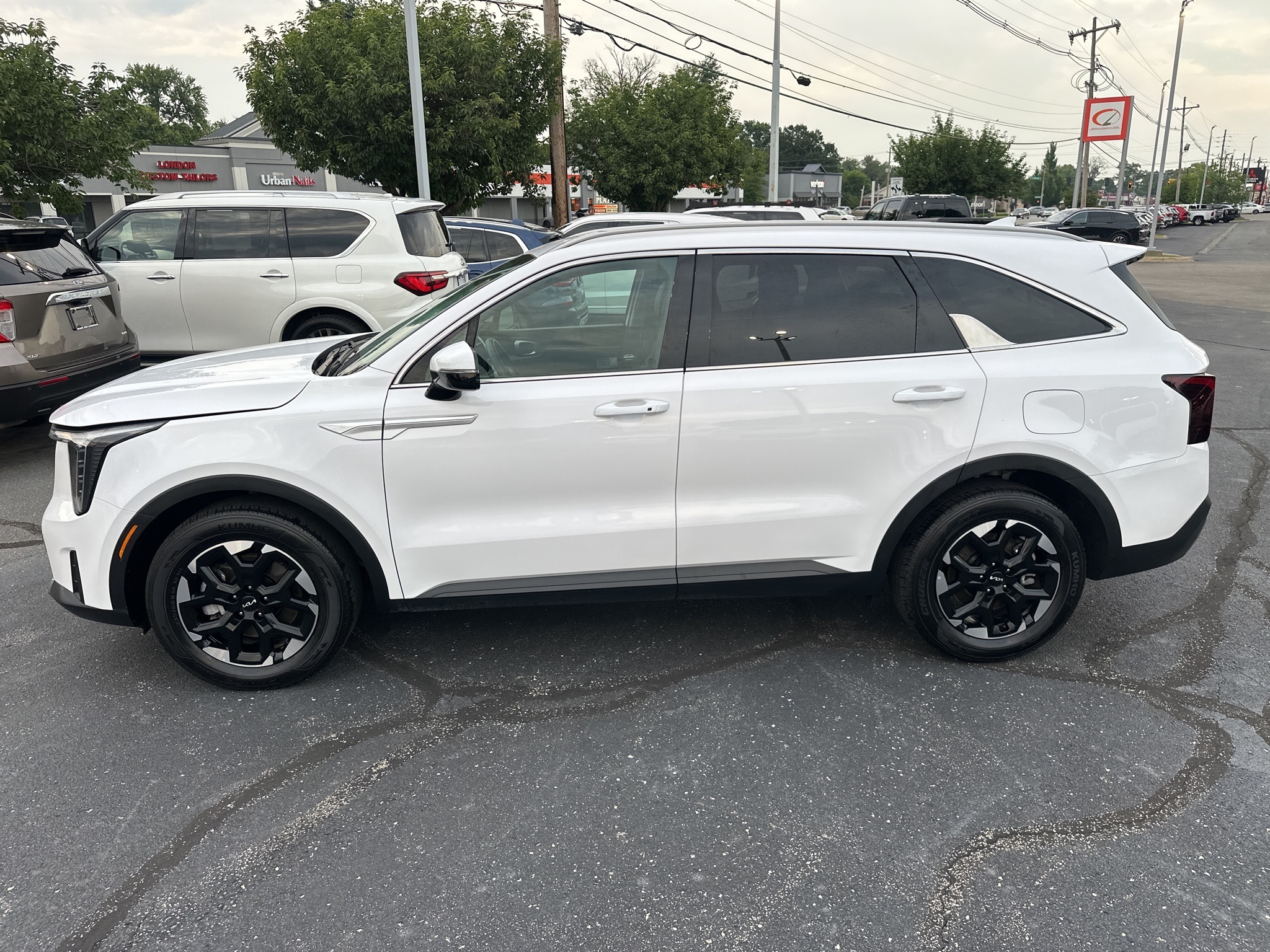 Vehicle image 13 of 46