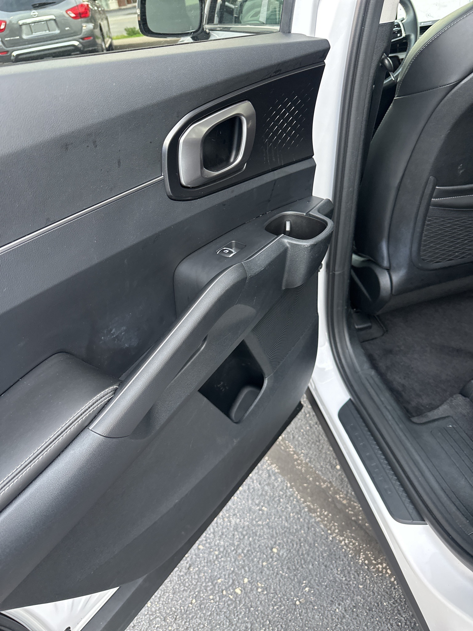 Vehicle image 40 of 46