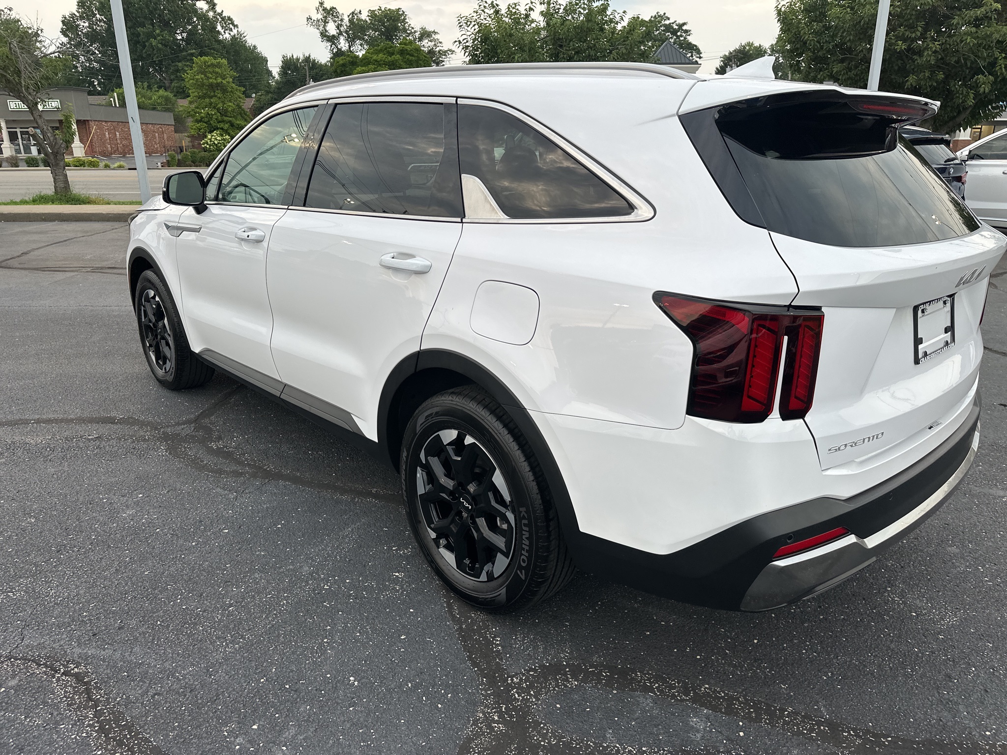 Vehicle image 11 of 46