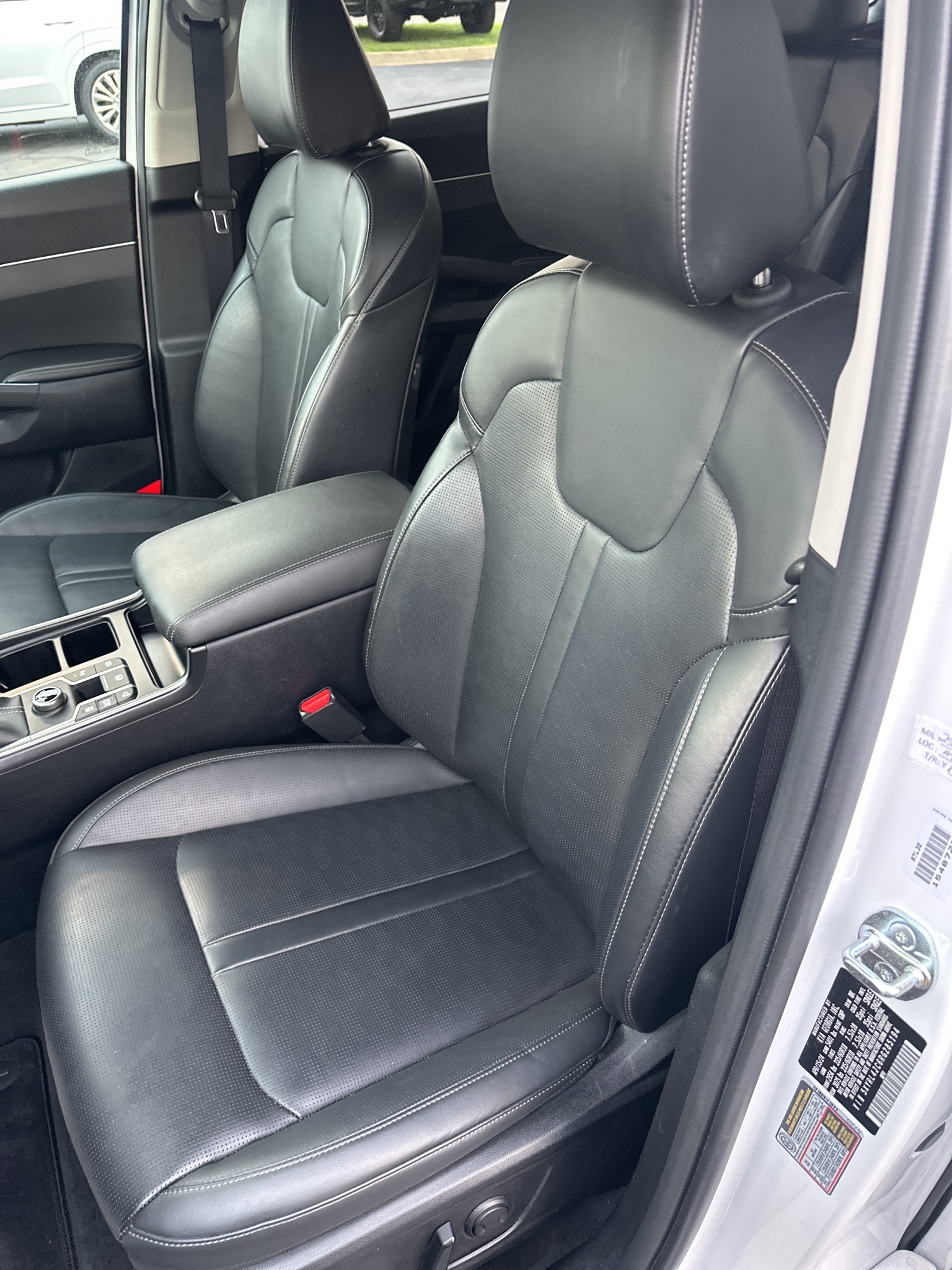 Vehicle image 23 of 46