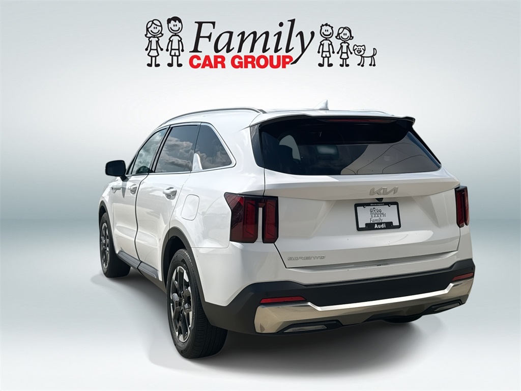 Vehicle image 4 of 22