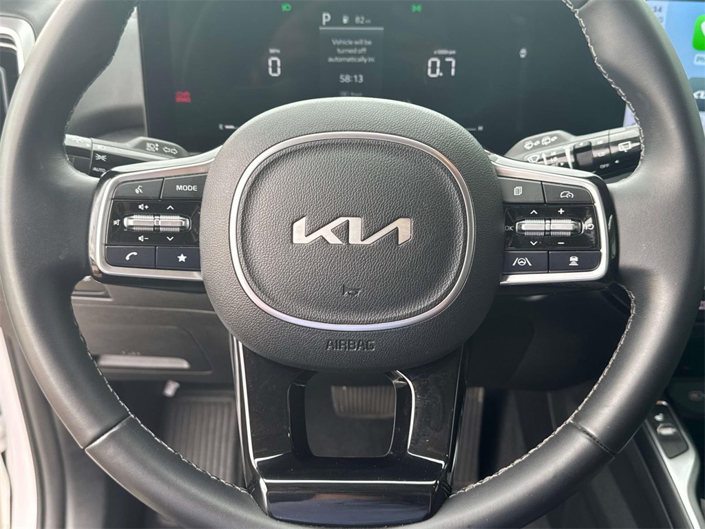 Vehicle image 13 of 22