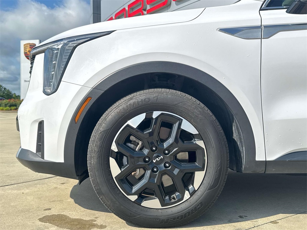 Vehicle image 5 of 22