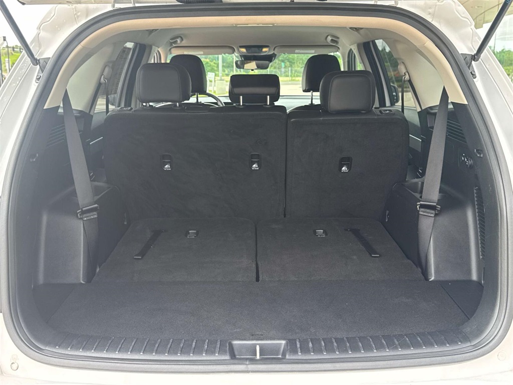 Vehicle image 21 of 22