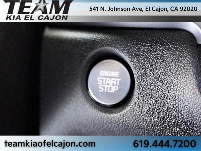 Vehicle image 33 of 48