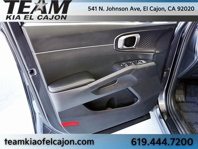 Vehicle image 23 of 48