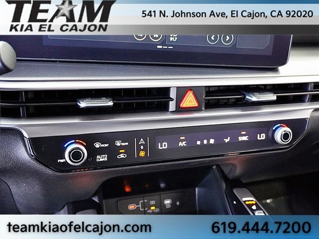 Vehicle image 31 of 48