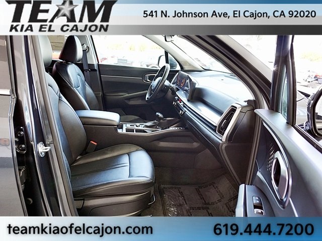 Vehicle image 11 of 48