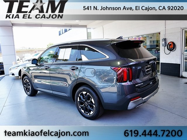 Vehicle image 7 of 48