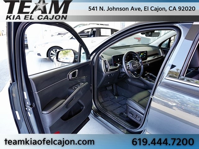 Vehicle image 40 of 48
