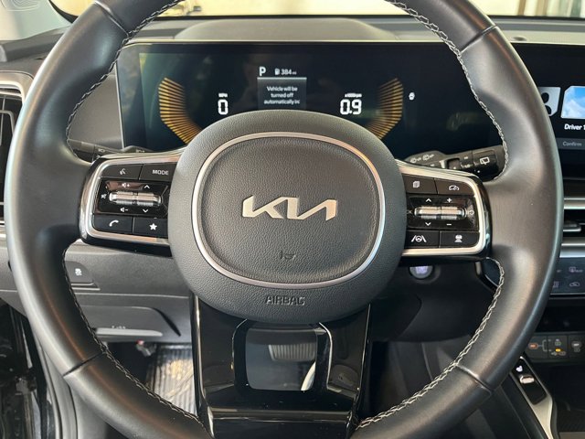 Vehicle image 26 of 44