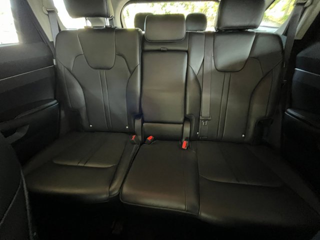 Vehicle image 36 of 44