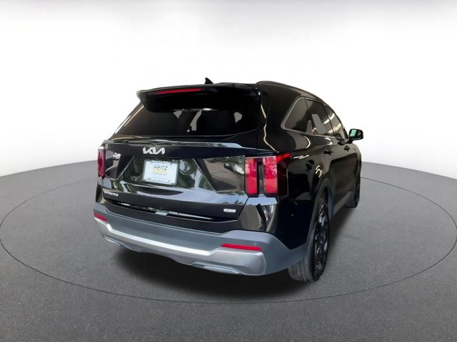 Vehicle image 8 of 44