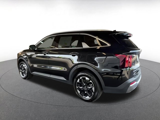 Vehicle image 11 of 44