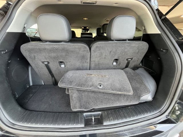 Vehicle image 29 of 44