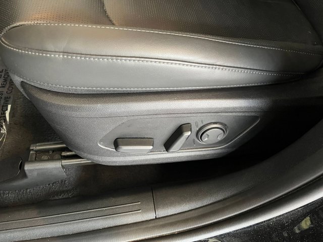 Vehicle image 22 of 44