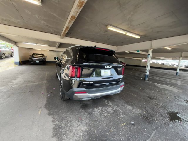 Vehicle image 15 of 44