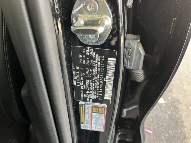 Vehicle image 27 of 44