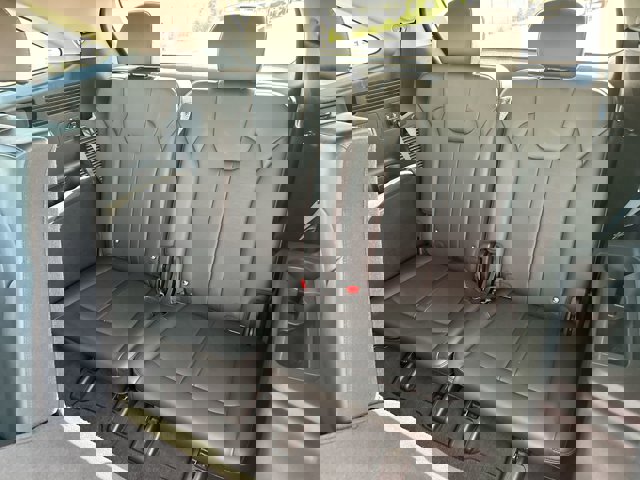 Vehicle image 22 of 27