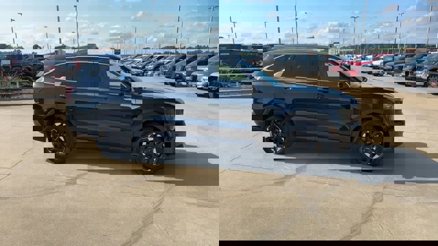 Vehicle image 4 of 27
