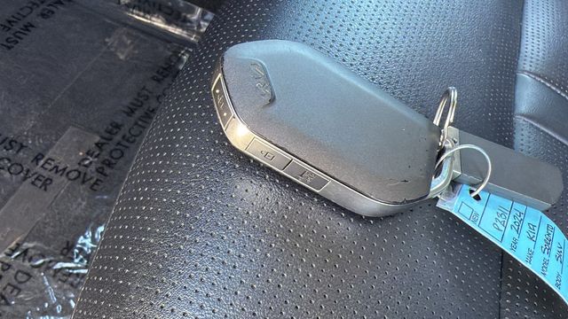 2024 Kia Sorento S Image 21 of 29