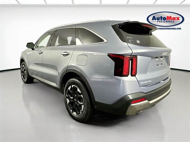 Vehicle image 7 of 41