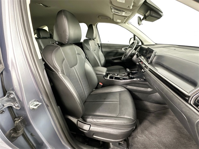 Vehicle image 31 of 41