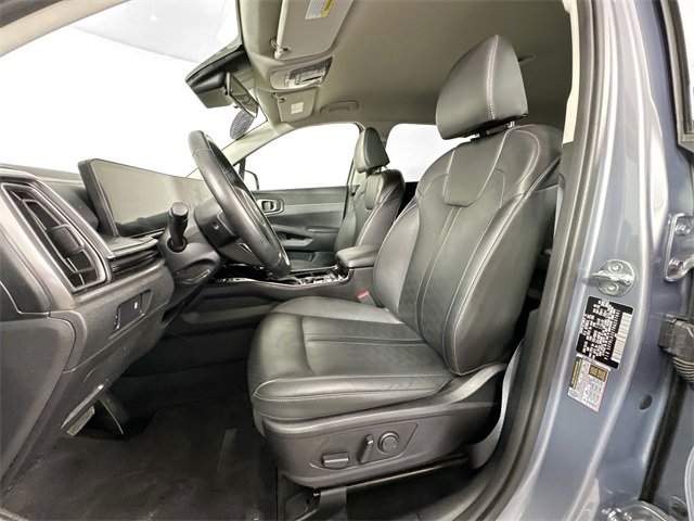 Vehicle image 19 of 41