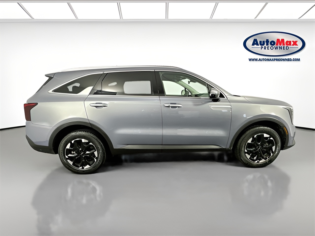 Vehicle image 37 of 41