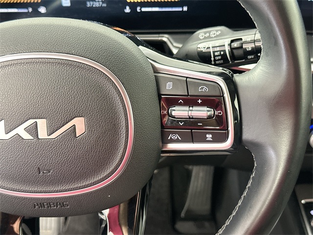 Vehicle image 23 of 41