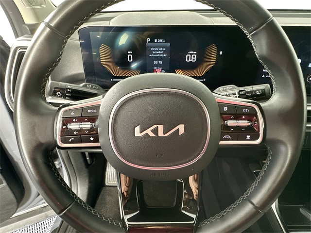 Vehicle image 21 of 41