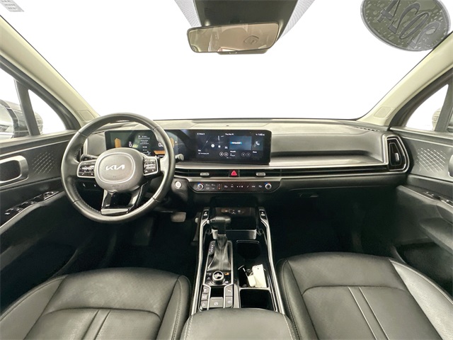 Vehicle image 9 of 41