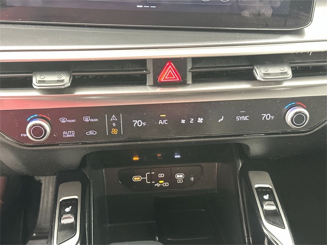 Vehicle image 14 of 41