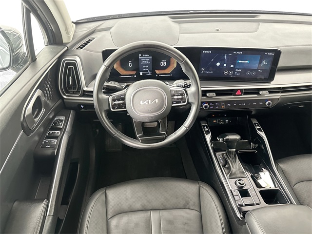 Vehicle image 10 of 41