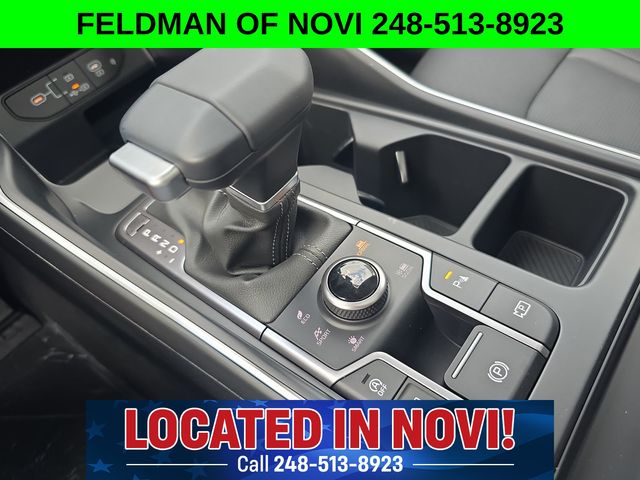 Vehicle image 22 of 28
