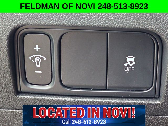 Vehicle image 17 of 28