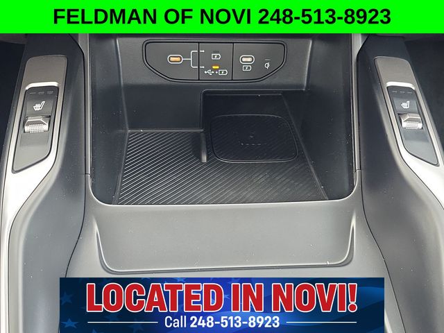 Vehicle image 21 of 28
