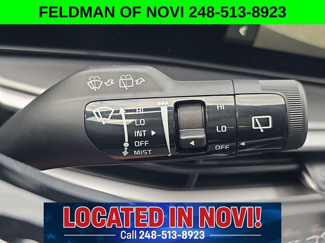 Vehicle image 27 of 28