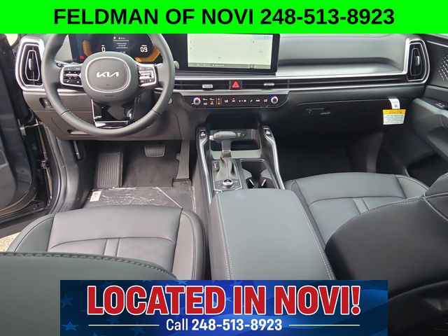 Vehicle image 14 of 28