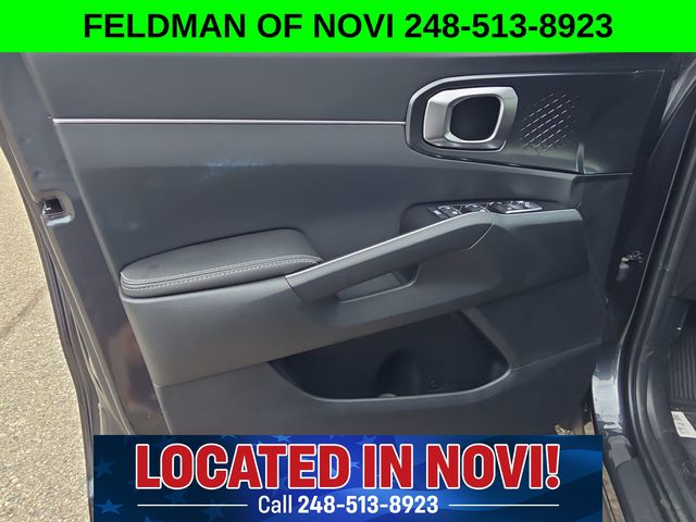 Vehicle image 15 of 28