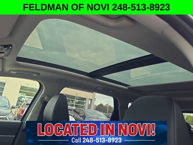 Vehicle image 11 of 28