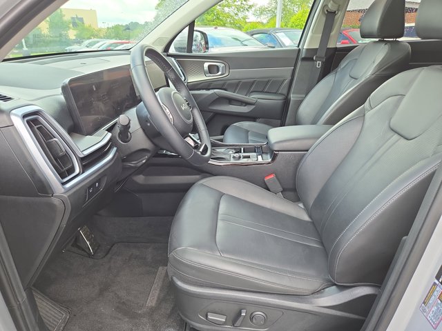 Vehicle image 15 of 31