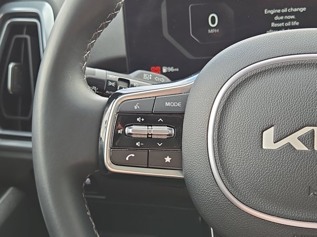 Vehicle image 21 of 31