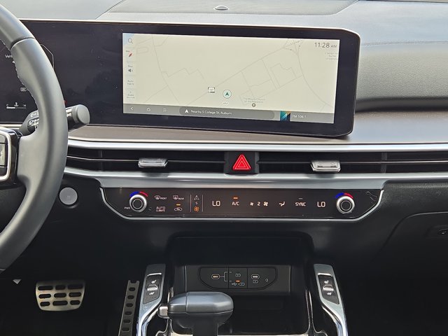 Vehicle image 24 of 31