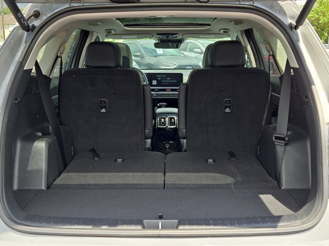 Vehicle image 12 of 31