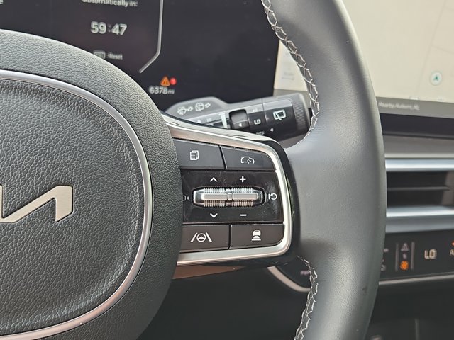 Vehicle image 20 of 31