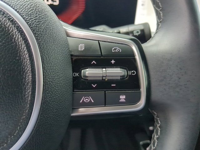 Vehicle image 26 of 33