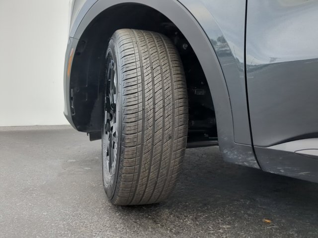 Vehicle image 32 of 33